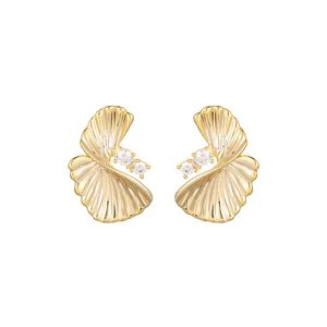 Boucles d'oreilles éventail torsadé plaqué or avec zircons et tige en argent s925