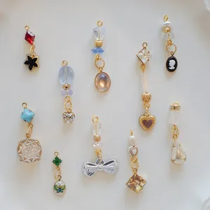 Vintage Copper Pendant Necklace For Women Luxury Rhinestone Heart Butterfly Bowknot Artificial Pearl Relief Portrait Chain Necklace Jewelry