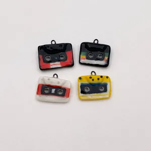 Lot de 4 pendentifs rétro en forme de cassette colorée pour bijoux DIY