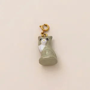 Cute cat charm with 18k gold plated stainless steel clasp for DIY jewelry and shoe decoration