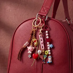 Colgante para Bolso de Cobre Chapado en Oro de 18K Accesorios DIY Llavero Corazón Cereza Letra Flor Bota Concha para Mujer