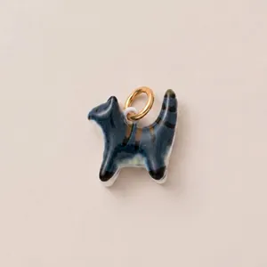 Breloque chat en céramique bleue marbrée avec anneau doré 14K pour la création de bijoux DIY