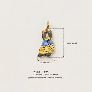 Detail of the cat-shaped stainless steel pendant showing dimensions, weight, and material.