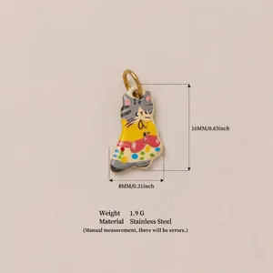 Detailed dimensions of cute cat-shaped stainless steel pendant charm with enamel finish.