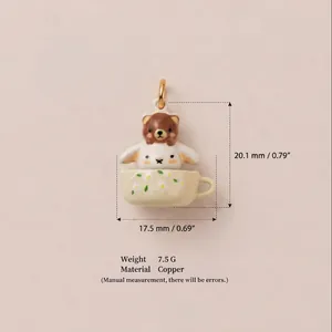 Vue détaillée du pendentif tasse ours et lapin 3D, dimensions 20,1x17,5 mm, poids 7,5 g.
