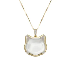 Élégant collier tête de renard plaqué or avec pendentif en verre clair et zircons