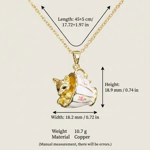 Vista dettagliata della collana volpe in tazza dorata con dimensioni 18.9x18.2mm.