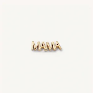 Vue rapprochée d'un pendentif 3D doré avec l'inscription MAMA