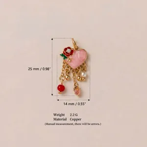 Detailansicht Herzanhänger mit Blume, 25mm x 14mm Abmessungen und Gewicht