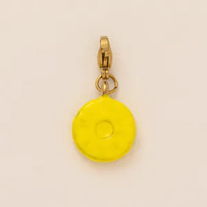 Vibrant yellow circular fruit charm in 18K gold-plated stainless steel with clasp