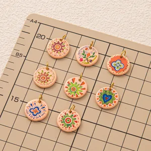Set van 8 kleurrijke 18K vergulde roestvrijstalen ronde bedeltjes met bloemen voor DIY-sieraden