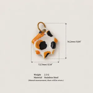Detailed view of calico cat star pendant showing dimensions and material details.