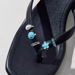 Breloques de Chaussures en Émail Fleur et Perle Artificielle DIY Boucles Décoratives Pendants pour Tongs Sandales Femme