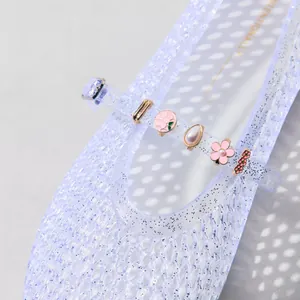 Charmes de sandales élégants en émail et perles pour la décoration de chaussures.