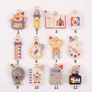 Collection de 12 breloques de papeterie créatives thème cirque pour la création de bijoux