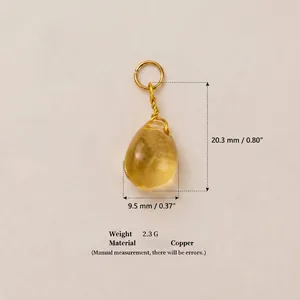 Vue détaillée du pendentif goutte plaqué or avec dimensions et spécifications de matière
