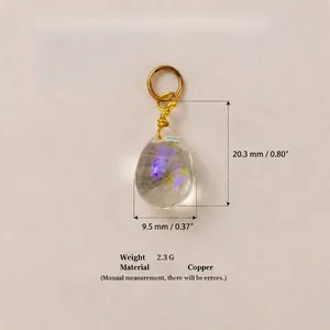 Vue détaillée du pendentif goutte en cristal irisé avec ses dimensions et son poids exact