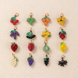 Bunte Obst-Anhänger aus Emaille für DIY-Schmuck mit Zitrone, Weintraube und Erdbeere
