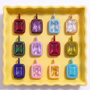 Set van kleurrijke rechthoekige kristallen hangers voor het maken van DIY-sieraden