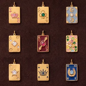 Collier Pendentif Carte de Poker en Acier Inoxydable Luxe Zirconia Plaqué Or 18K Couronne Bijoux Femme