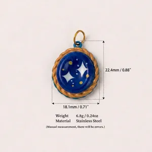Detail view of a stainless steel star pendant with precise dimensions and weight specs