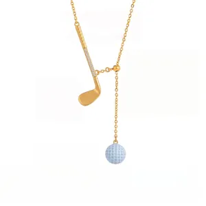 Vue détaillée d'un collier club de golf réglable avec pendentif balle bleue.
