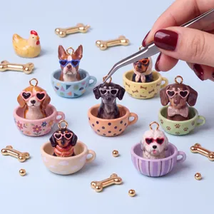 Ciondoli a forma di tazza di tè con cane cartone animato per la creazione di gioielli DIY