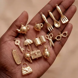 Lot de 15 breloques outils en acier inoxydable plaqué or 18K pour bijoux DIY créatifs