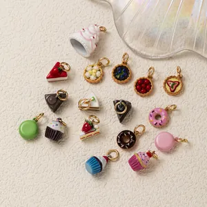 Sélection de breloques de dessert miniatures pour projets de bijoux DIY