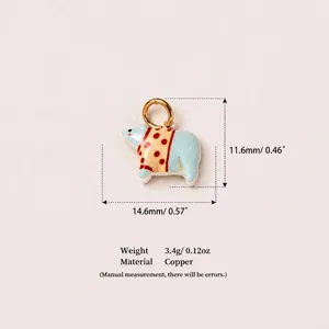 Vue détaillée d'un pendentif ours avec dimensions 14,6 mm sur 11,6 mm et poids 3,4 g