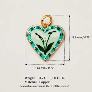 Detailed product specs of heart-shaped floral pendant with weight and size info.