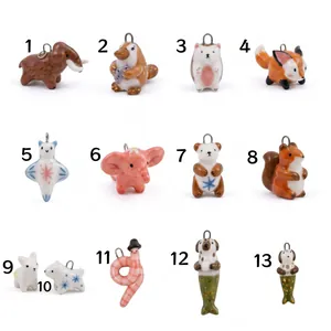 Collection de pendentifs animaux en céramique émaillée avec 13 motifs de forêt variés