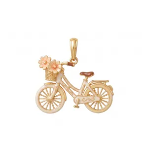 Exquisito colgante de bicicleta en 3D con flores de esmalte pintadas a mano y acabado dorado