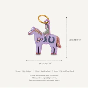 Pendentif cheval en émail violet en acier inoxydable avec placage or 18K et dimensions