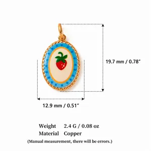 Vista dettagliata del ciondolo a fragola ovale con misure precise di peso e dimensioni