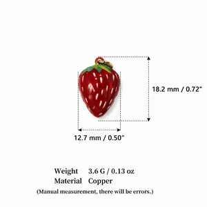 Specifiche dettagliate di dimensioni e peso per un ciondolo fragola in rame rosso