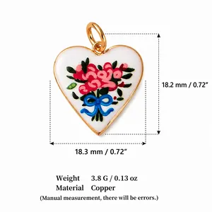 Detailed macro view of heart flower pendant showing dimensions, weight, and material