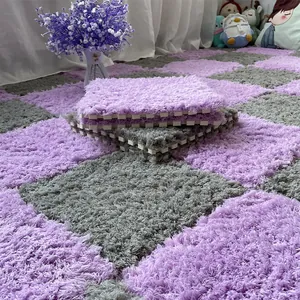 Tapis de sol en peluche emboîtables doux en violet et gris pour le sol de la chambre