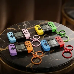 Mini Retro Game Console Keychain ABS Zinc Alloy Portable Electronic Toy Handheld Game Player Keychain Nostalgic Gift Bag Decor