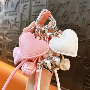 Herzförmiger PU Leder Schlüsselanhänger Gewebter Ball Taschenanhänger Handyband Schlüsselanhänger Für Damen Geschenk Süßer Herz Schlüsselring Auto Zubehör