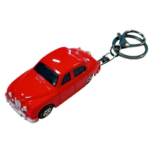 Creatieve rode vintage metalen auto-sleutelhanger voor tassen en deco