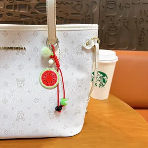 Porte-clés tranche de pastèque réaliste pour sacs, accessoire de fruit mignon.
