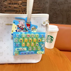 Porte-clés clavier mécanique Crayon Shin-chan pour sacs d'école et décoration fun.