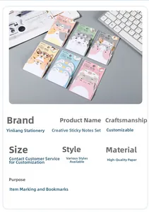 Detailansicht süßer Tier-Haftnotizen in verschiedenen Cartoon-Designs auf Schreibtisch
