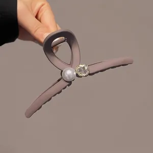 Grande pince à cheveux mate violette élégante avec perle et strass carrés chic