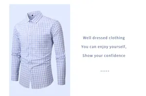 Dettaglio di camicia casual a maniche lunghe a quadri azzurri da uomo con tasca