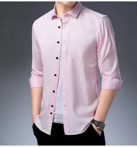 Vue détaillée d'une chemise rose à manches longues pour homme en tissu stretch élégant.