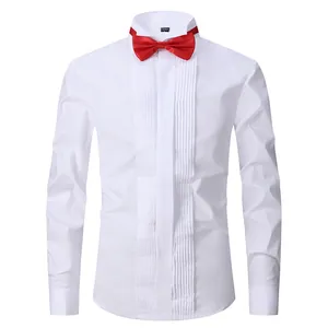 Camicia da cerimonia bianca da uomo vestibilità slim con davanti pieghettato e papillon rosso