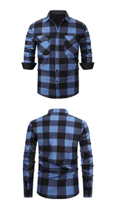Vista frontale e posteriore della classica camicia di flanella scozzese blu uomo con pile