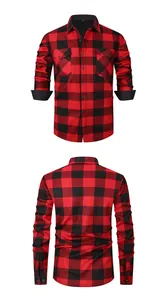 Vista dettagliata fronte e retro di una spessa camicia scozzese rossa e nera da uomo